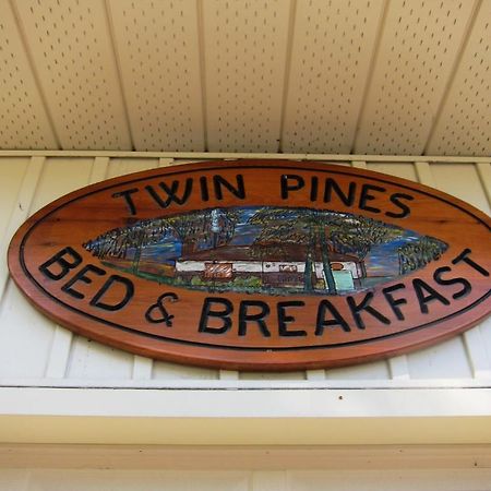 Twin Pines Bed And Breakfast Peterborough Exterior foto