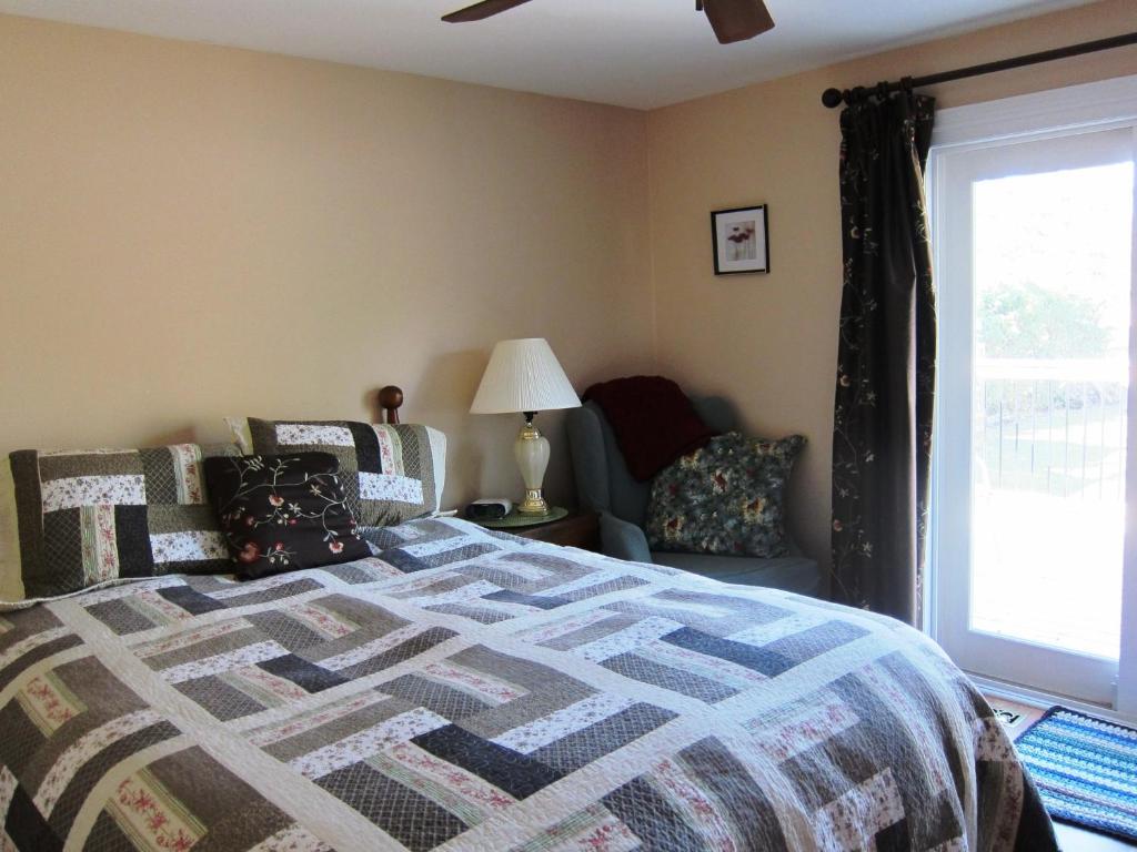 Twin Pines Bed And Breakfast Peterborough Exterior foto