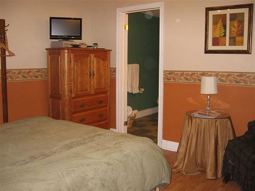 Twin Pines Bed And Breakfast Peterborough Exterior foto